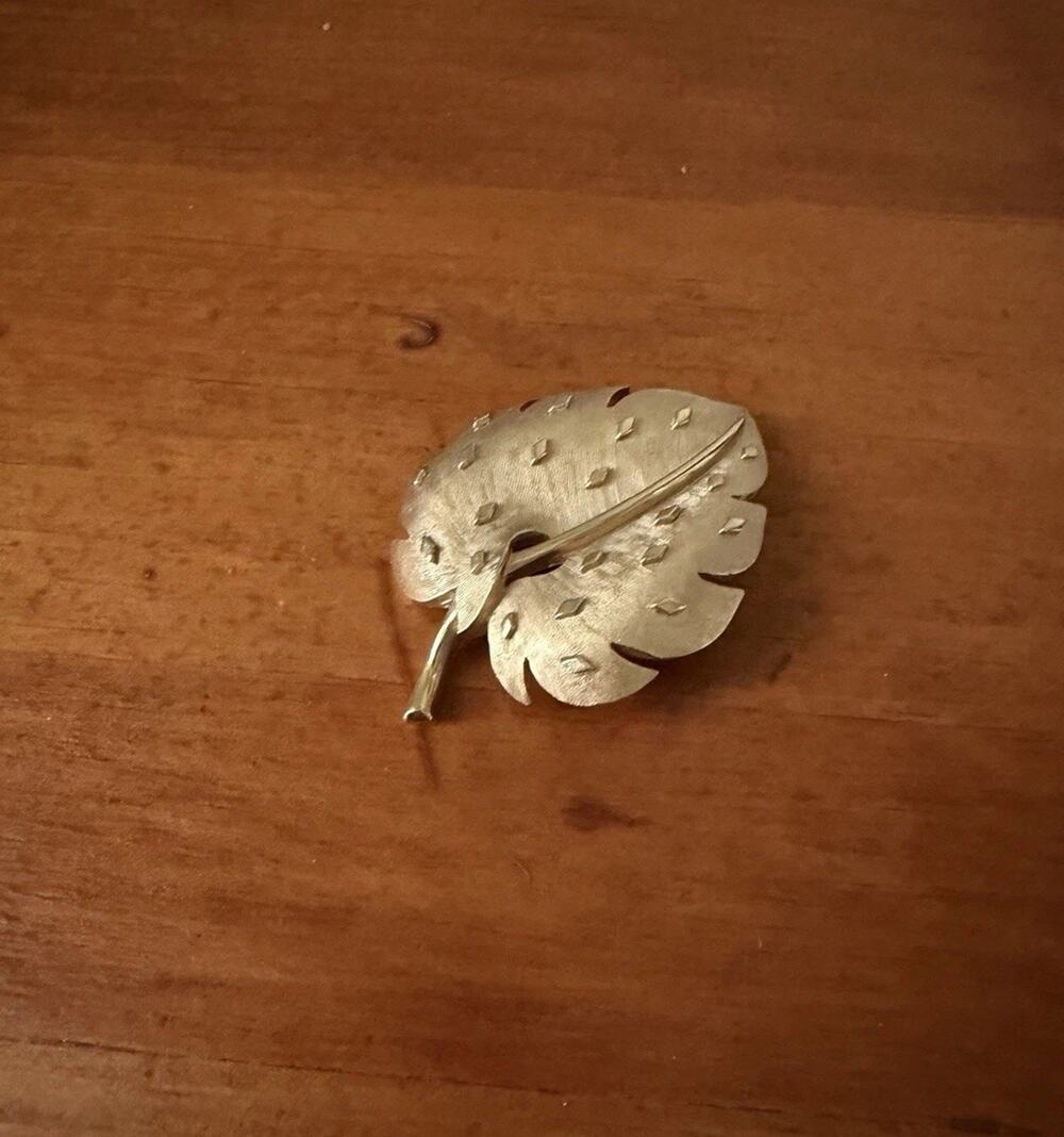 Vintage Crown Trifari Leaf Brooch Silver Tone Textured Botanical Pin Signed